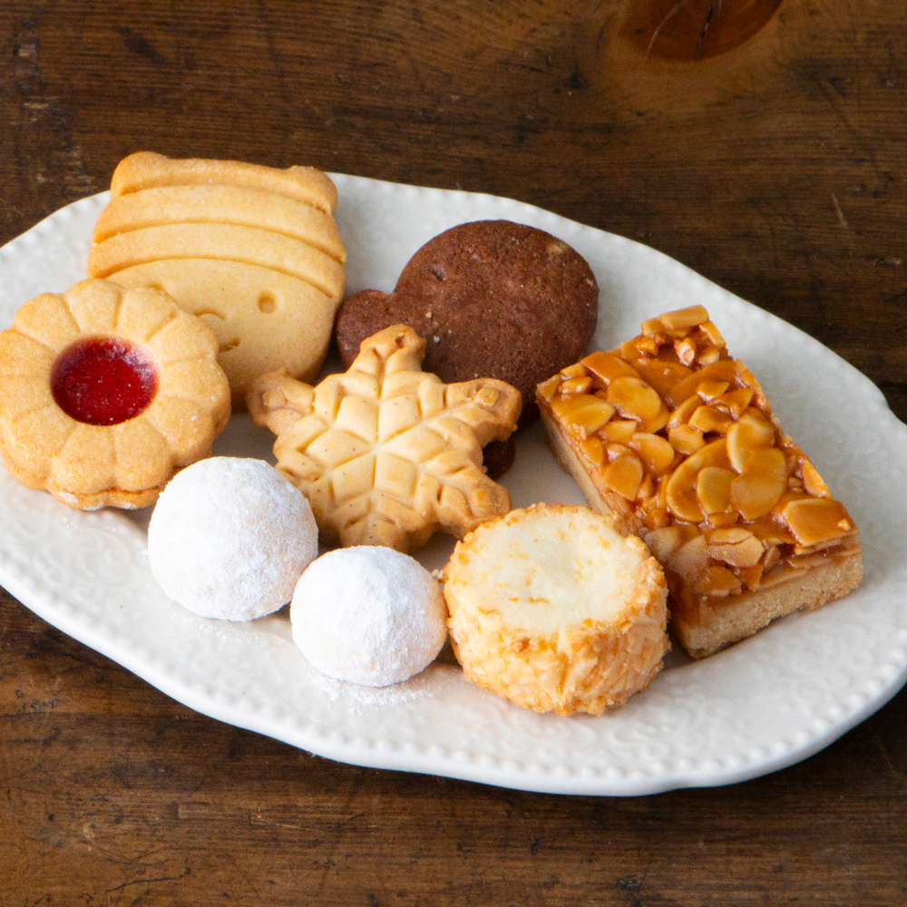 常温のみ】ハニークッキー缶 ～ぶんぶんの雪あそび～ (冬タグ)の通販