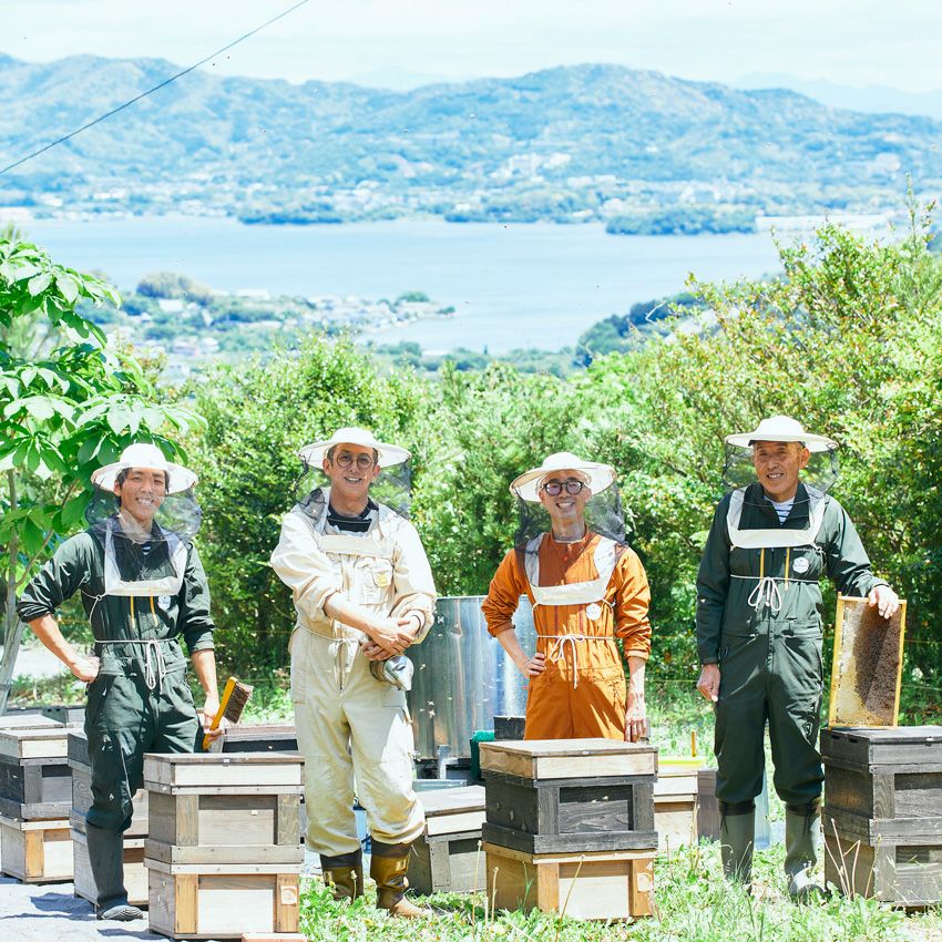 国産三ヶ日の里山蜂蜜 450gボトルタイプの通販｜はちみつ専門店 長坂養蜂場