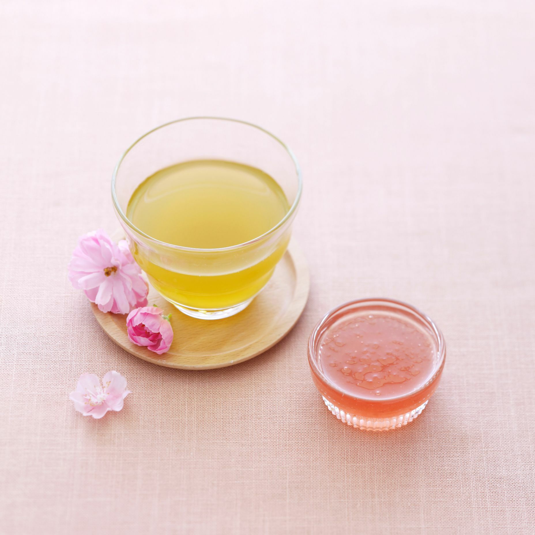 八重桜のはちみつ漬 430gボトルタイプの通販｜はちみつ専門店 長坂養蜂場
