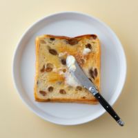 やさしいはちみつ生食パン レーズン