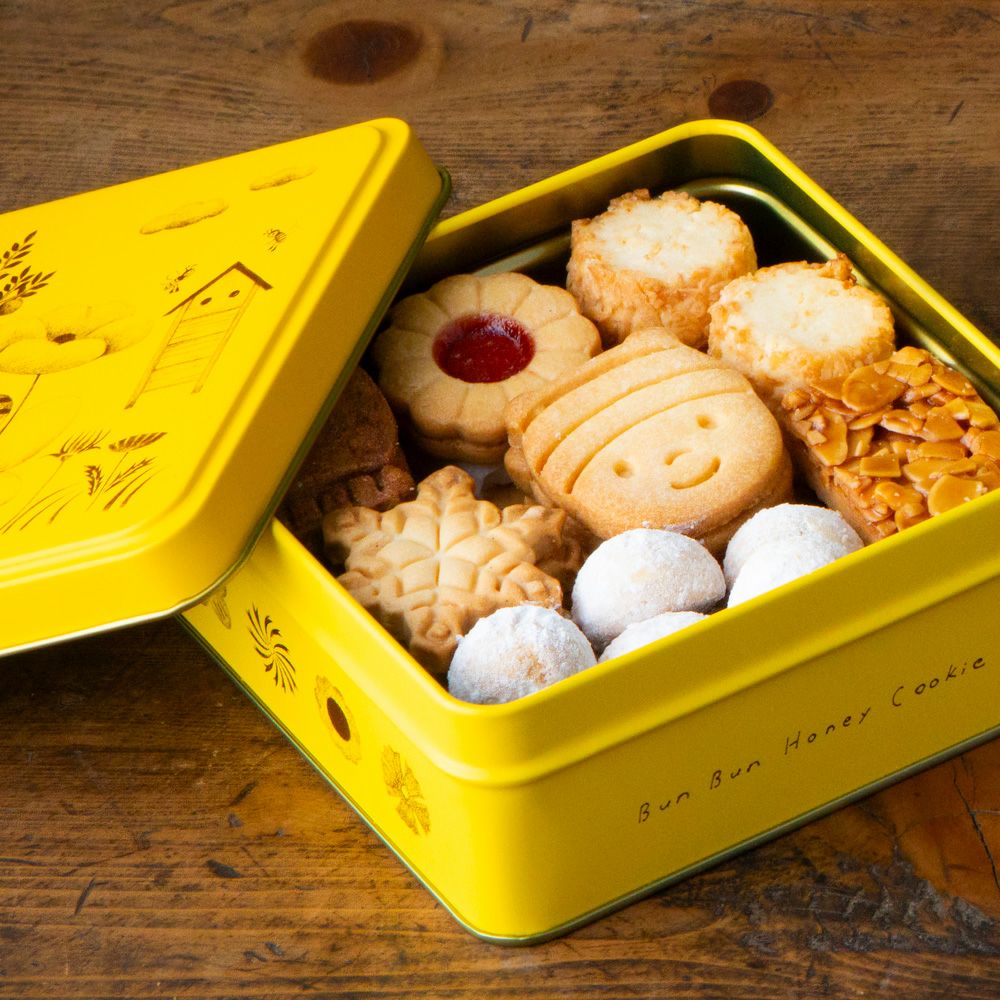 【予約販売】ぶんぶんハニークッキー缶 ～ぶんぶんの雪あそび～ (冬タグ)